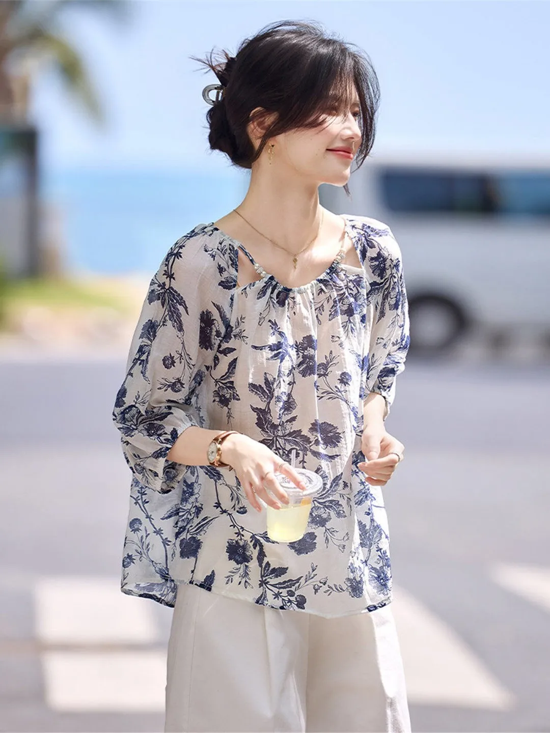 Elegant Lazy Style Blue And White Porcelain Floral Print Loose Women's Shirt Belted Slimming Casual round Neck Short Sleeve