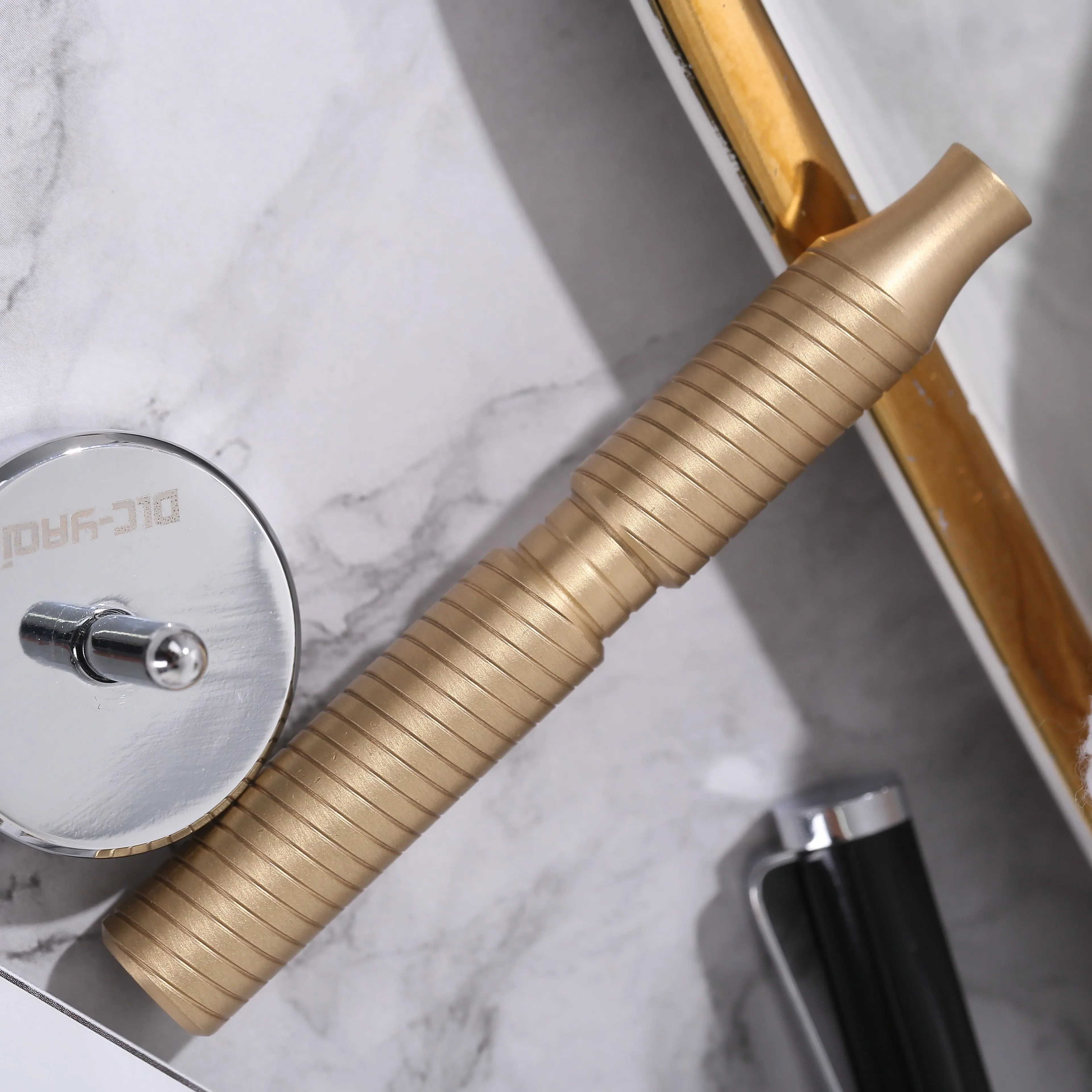 مادة نحاسية صلبة مقبض ماكينة حلاقة آمنة مقاس 88 مم للرجال