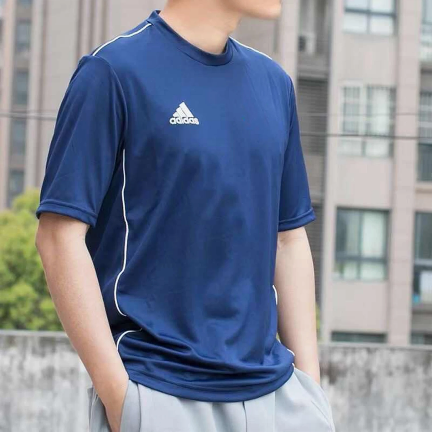 

Мужская спортивная футболка Adidas Originals Seasonal с круглым вырезом, дышащая, с коротким рукавом CV3450
