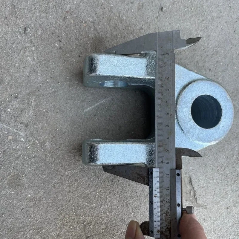 Hydraulic Link Upper Lower Yoke Universal Joint Fork For 1204-2204 Farm Tractor Spare Parts