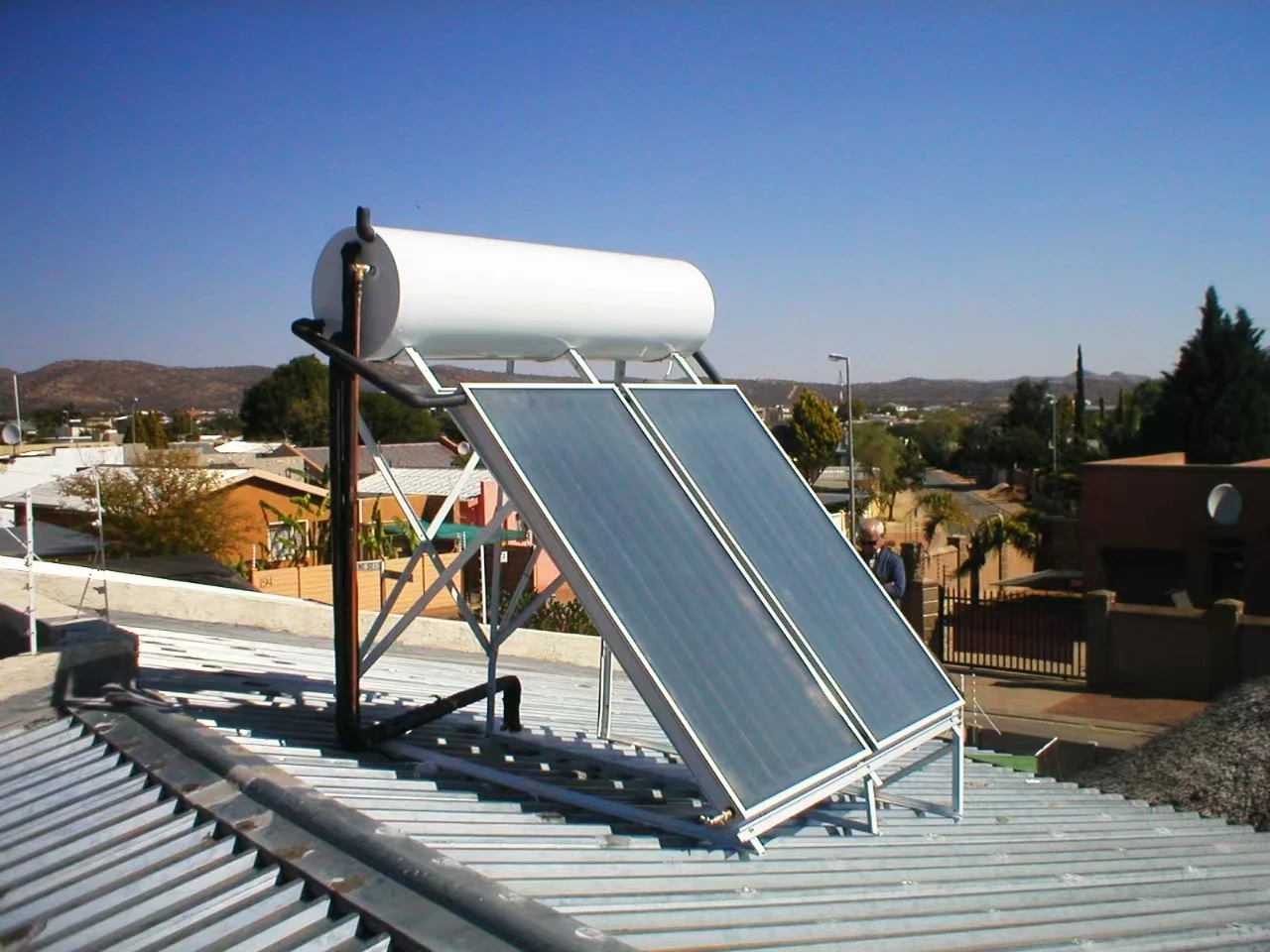 Good Quality New Arrivals Rooftop Flat Plate 300L Pressurized Energy Saving Solar Water Heater for Home Hotel & Outdoor Use