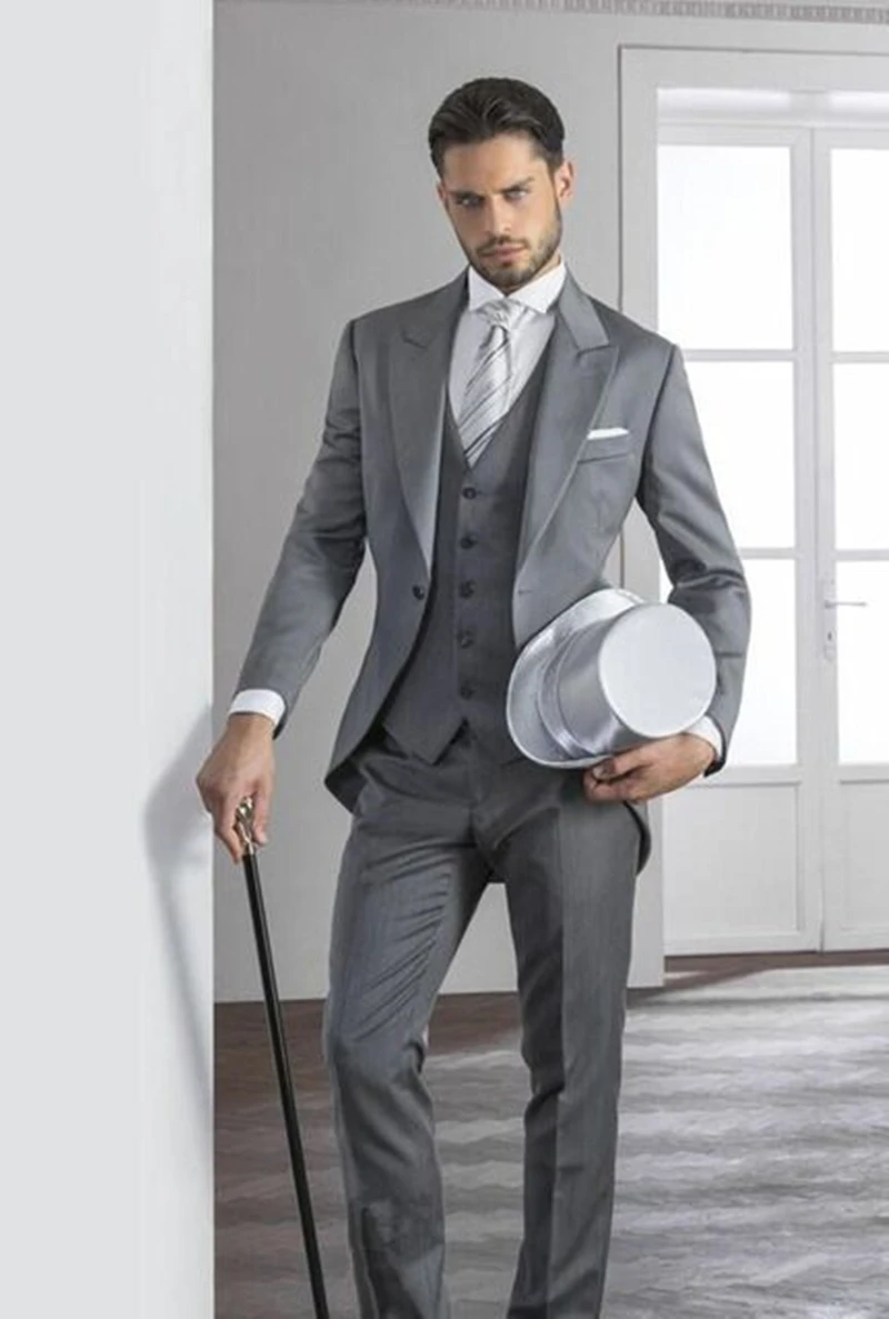 Light Gray Italian Gentleman Style Wedding Men Tailcoat Groom Tuxedos Formal Mens Suits Slim Fit 3 Piece (Jacket +Pants +Vest)