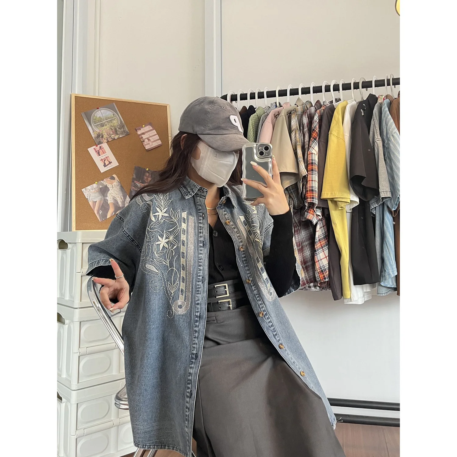 Designed retro symmetrical embroidered denim shirts for men and women summer loose short sleeved Polo collar couple cardigans