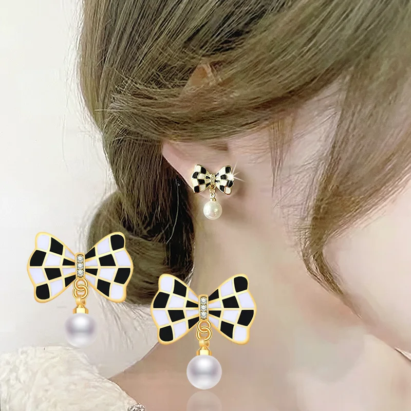 دوزات من الأنماط من الفضة الإسترلينية عيار 925 أقراط أنيقة من الفولاذ المقاوم للصدأ، أقراط نسائية من الزركون الشرير، تقليد