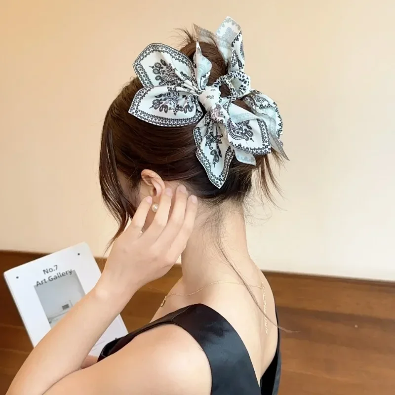 Large Hair Claw Retro Print Hairpin French Elegance Bow Hair Clips Advanced Headdress Trendy Design Accessories for Women Girl