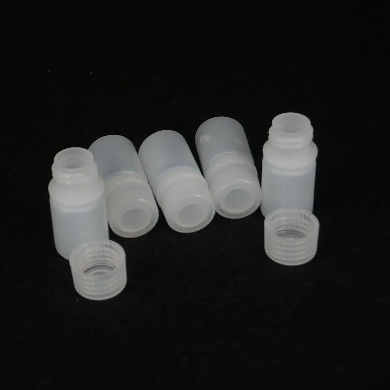 2PCS 5ml 10ml 15ml 30ml 60ml 125ml 250ml 500ml White PP Plastic Cylindrical Chemical Container Reagent Bottle