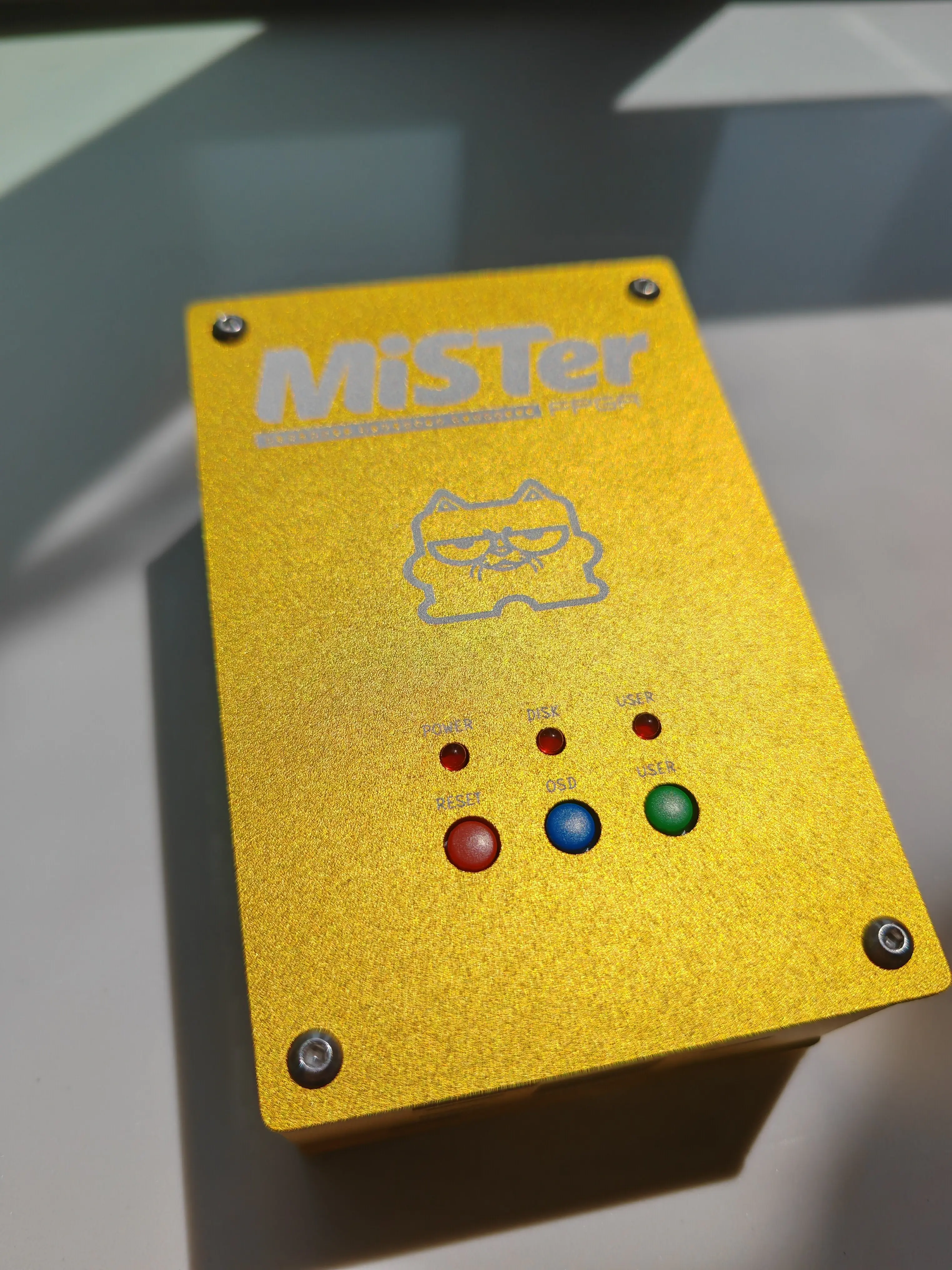 Neue Mister FPGA Retro-Videospielkonsole SATURN SS-Anschluss mit Aluminiumgehäuse