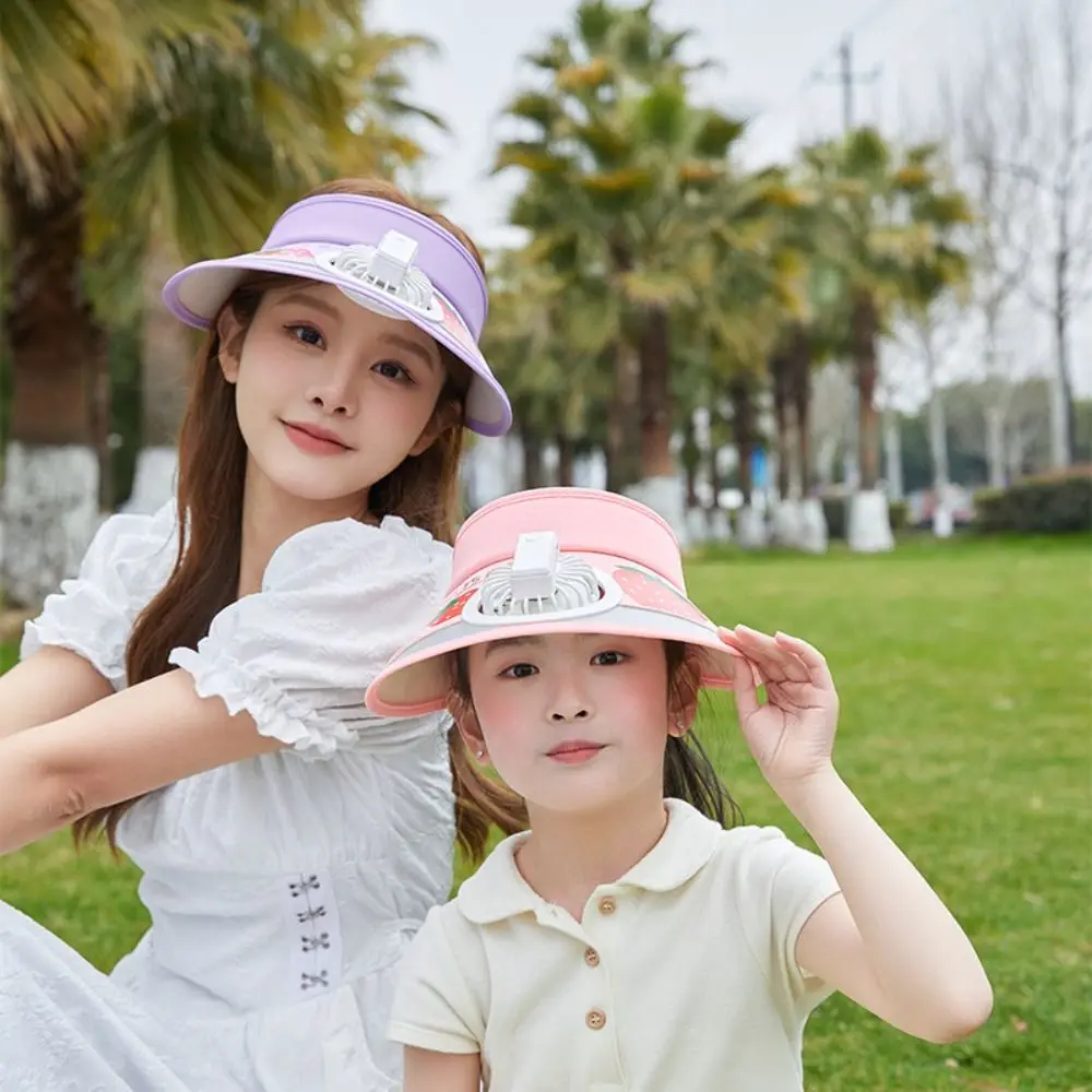 قبعة عصرية بمروحة شمسية بحافة واسعة وشحن USB بعامل حماية من الأشعة فوق البنفسجية 50 + قبعة شمس سريعة الجفاف للخارجية