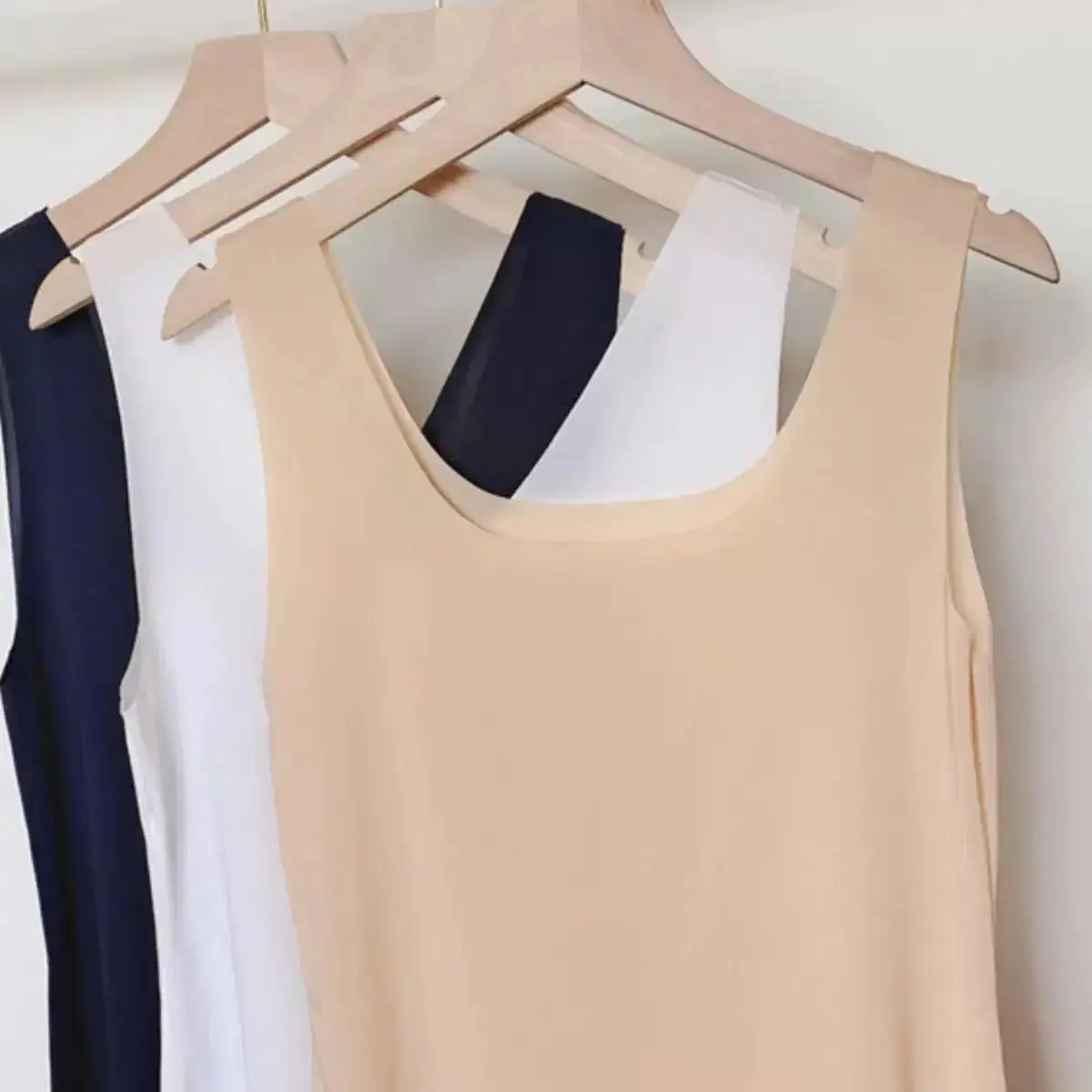 

Summer Ice Silk Invisible Strap Vest Women's Thin Shirt Skin Color Close-Fitting Underwear Base Shirt Transparent Preventing Top
