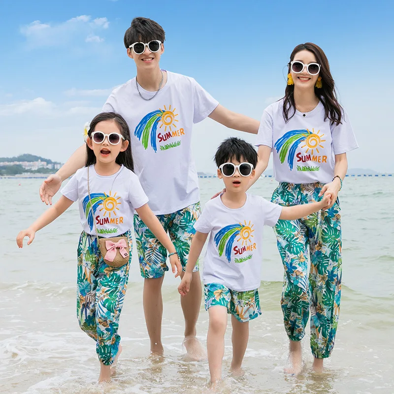 

Summer Beach Family Matching Outfits Mum Daughter Dad Son T-shirt+Shorts Bohemian Holiday Seaside Couple Lovers Clothing Set