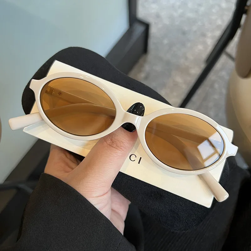 Ins 2024 Luxury Designer UV400 แว่นตากันแดดผู้หญิงผู้ชายใหม่อินเทรนด์แว่นตากันแดดสุภาพสตรีVINTAGEขนาดเล็กรอบGafas De Sol