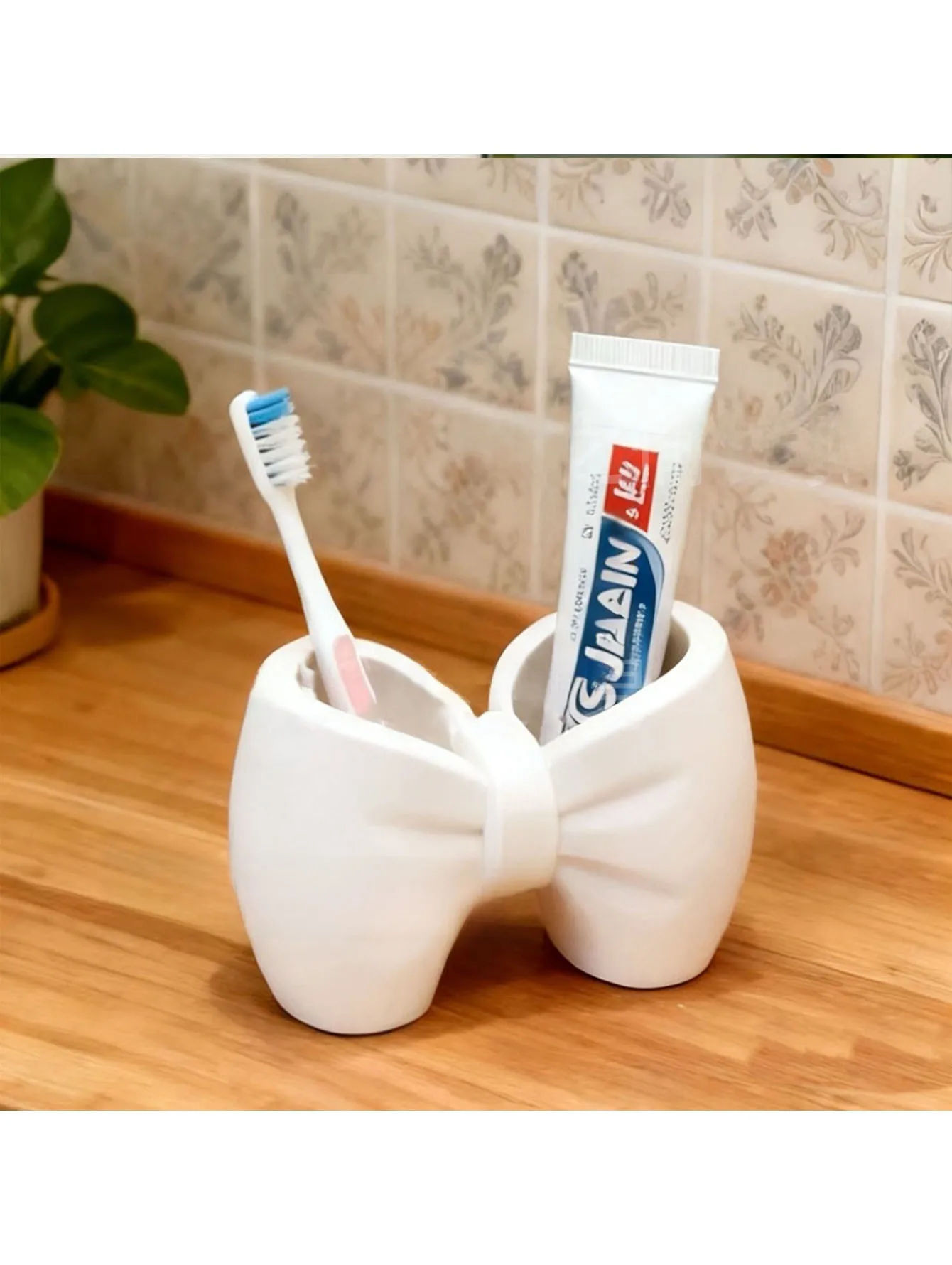 Cute Bow Plastic Toothbrush Holder, Multifunctional as Pen Holder, No Installation Needed for Bathroom and Bedroom Home Decorati