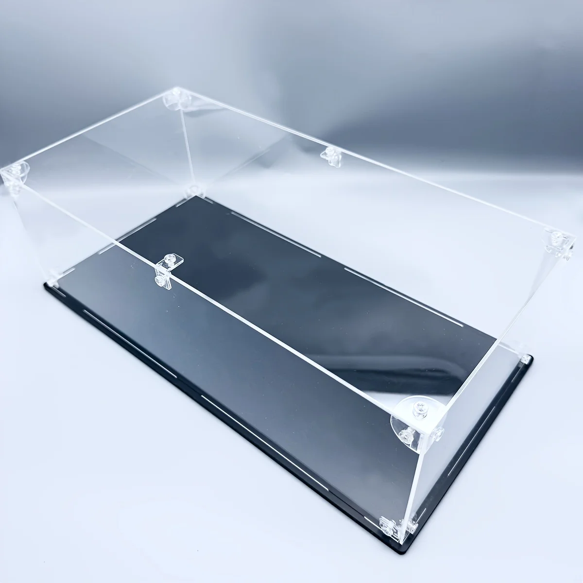 

1:10 scale acrylic display case, suitable for protecting and displaying various car and airplane models and building block toys.