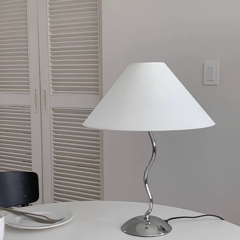 Modern Simple Small Table Lamp Ins Style Korean Blogger Internet Celebrity Bedroom Bedside Lamp Living Room Decoration Atmospher