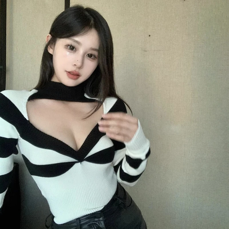 

Women's Sweater Striped Cut-out Halterneck Slim Fit Sexy Crop Top Crop Knit Long Sleeve White And Black Spring Autumn