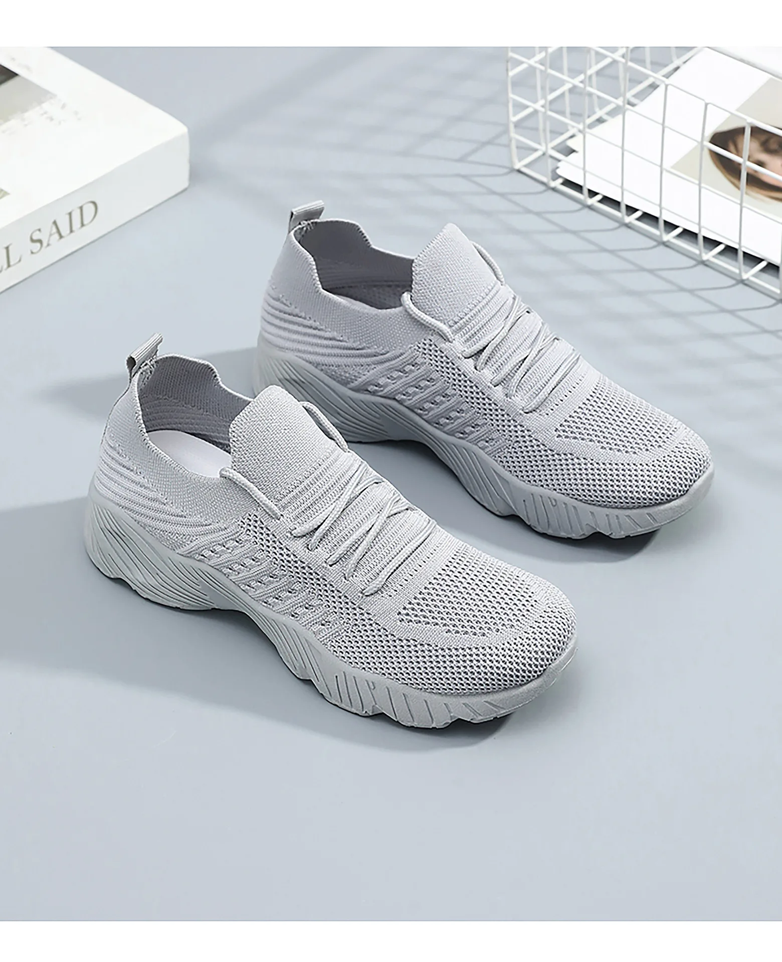 Atmungsaktive Damen-Sneaker aus Flying Weave, leichte, weiche Sohle, für ältere Menschen, Mutter, Wanderschuhe, Sommer-Mesh, rutschfeste, lässige Sportschuhe – Detail 22