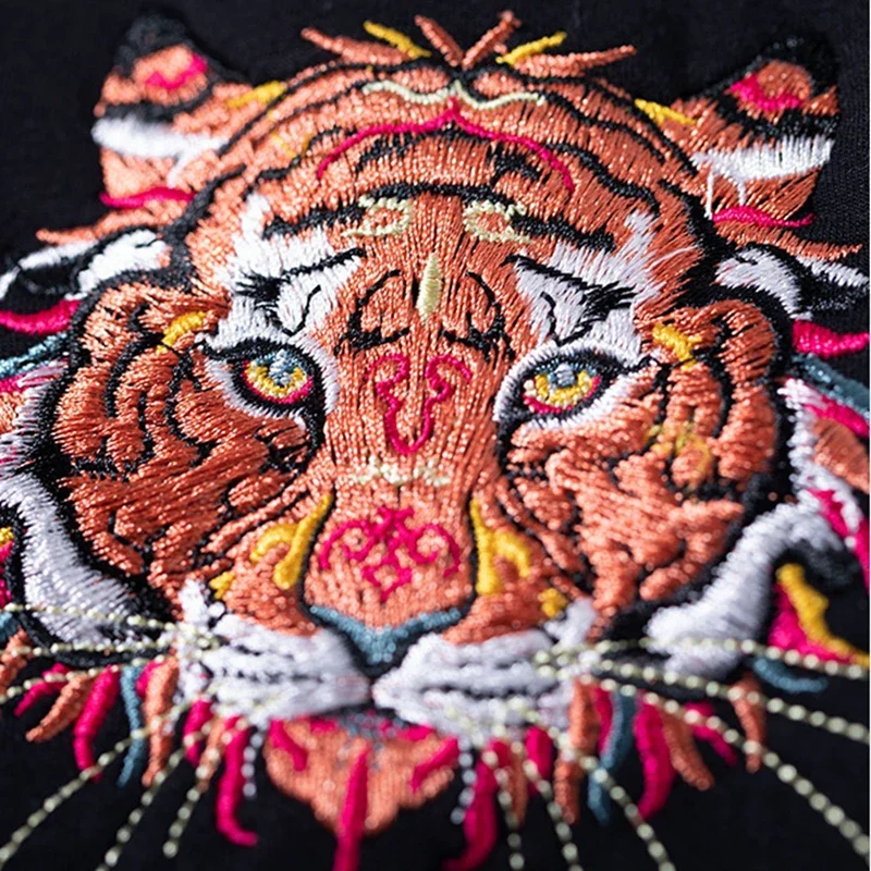 Lyprerazy National Tide Tiger's Head التطريز Sweatpants الرجال سراويل تقليدية الخريف الشتاء عادية فضفاض مكبل السراويل