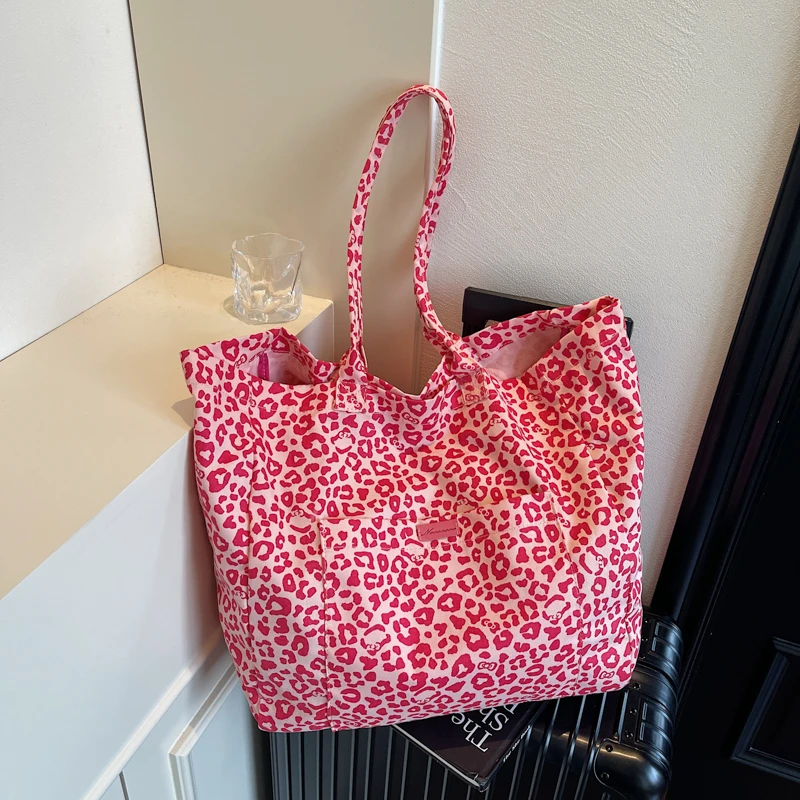 

Осень 2024, повседневная мода, новые сумки на плечо большой вместимости, ретро леопардовый узор, стильный дизайн, супер крутые сумки-тоут для женщин