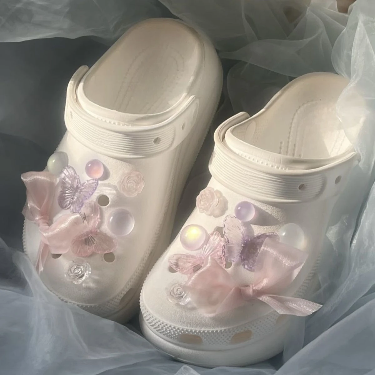 

Beautiful Shoe Accessories Pink Butterfly Love Flower Series Fresh Footwear Decoration DIY Ins Popular Elegant Christmas Gift
