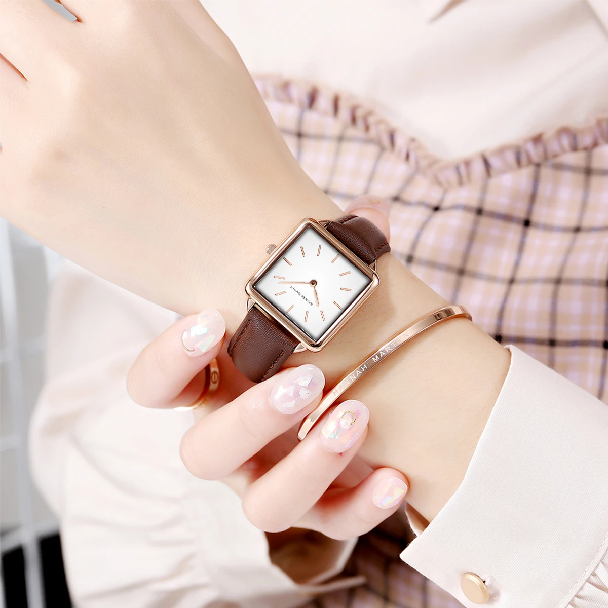 ساعة نسائية مربعة ماركة هانا مارتن مصنوعة من الجلد بتصميم بسيط وحركة كوارتز يابانية أصلية ساعات هدايا باللون الذهبي الوردي