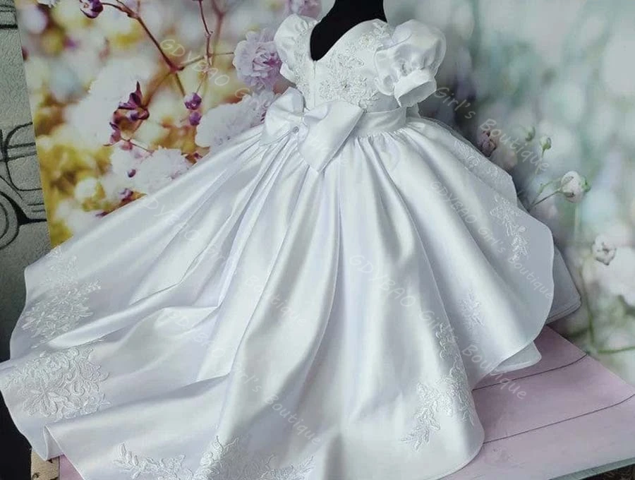 فستان التعميد الأبيض للأطفال الصغار مع ذيل قابل للانفصال وأكمام منتفخة مزين بالخرز فستان التواصل الأول فستان حفلة للفتيات على شكل زهرة #6