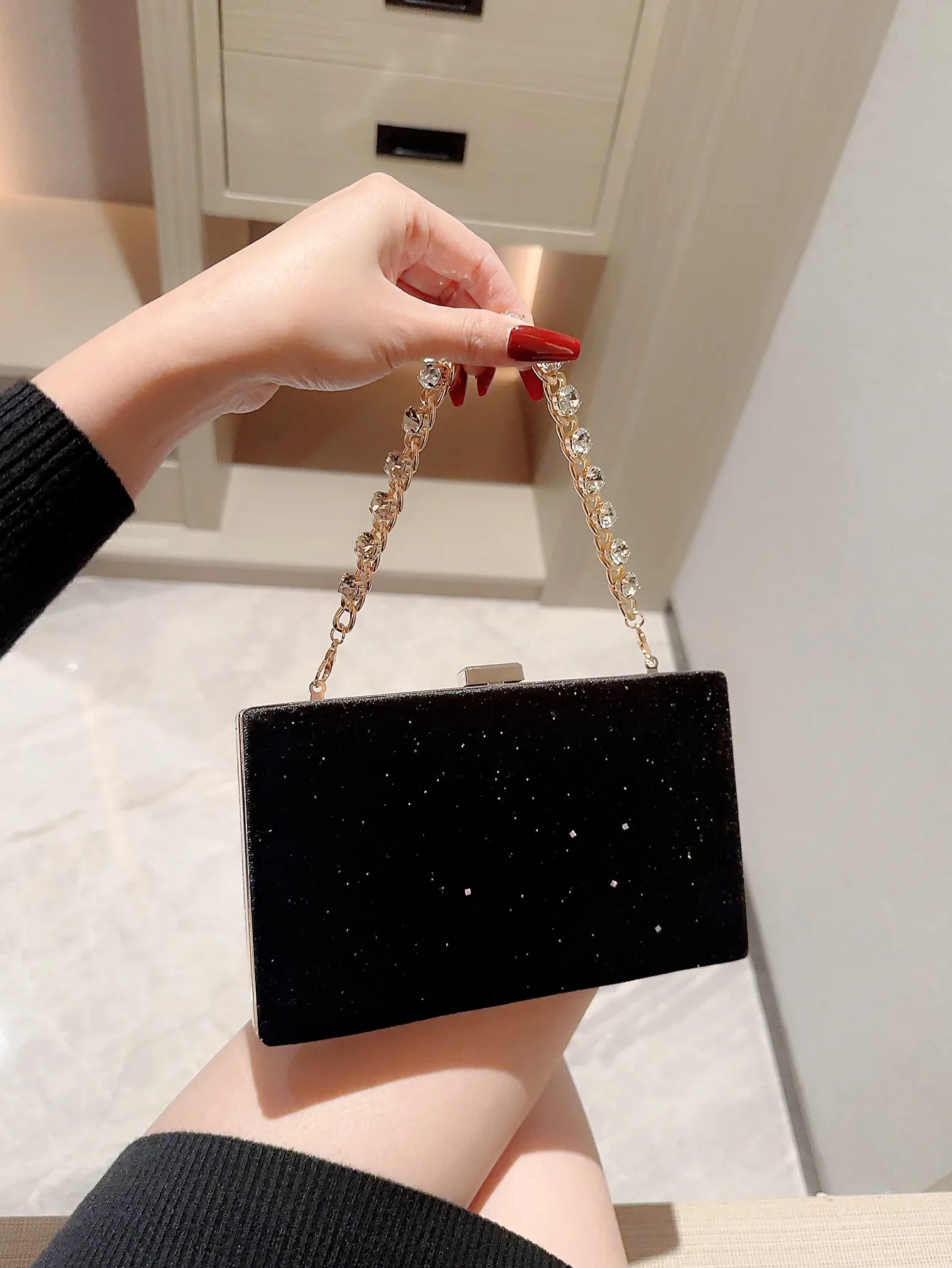 Women Square Evening Bag Shiny sequin Embellished Banquet Bag Handheld Handbag Evening Bag Dress Bag Party Bag Prom Bag Chain Bag