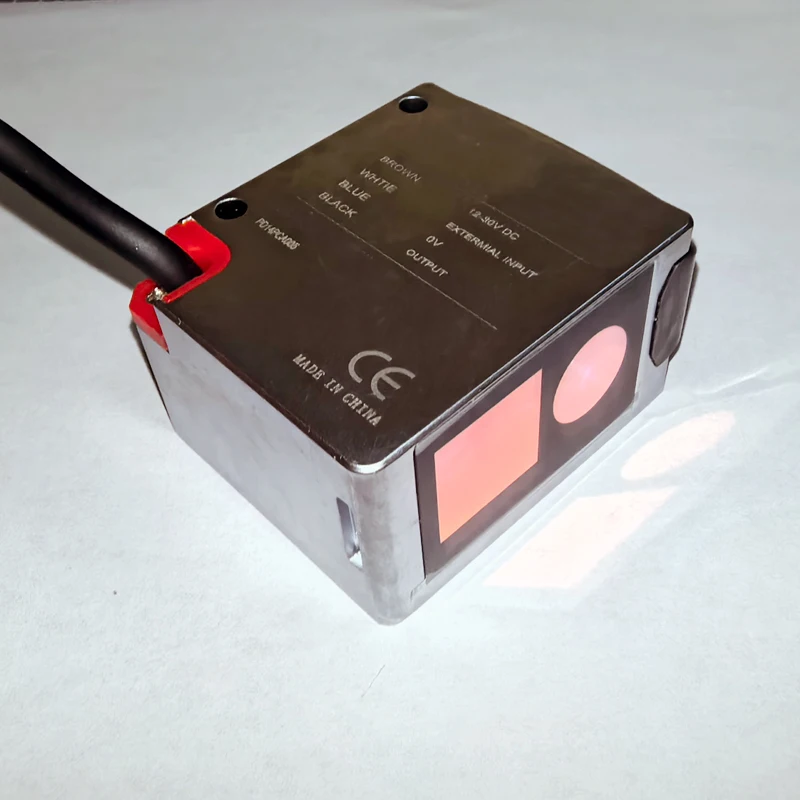 30~500mm Long Range Color Mark Sensor White Light Source, NPN PNP Switchable, Timer, Delay, Response Time Optional.