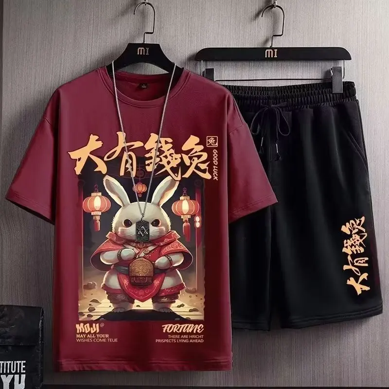 

Красный повседневный комплект спортивной одежды для мужчин, новинка 2023, свободные брюки размера плюс, модная молодежная летняя футболка с брюками пять четвертей