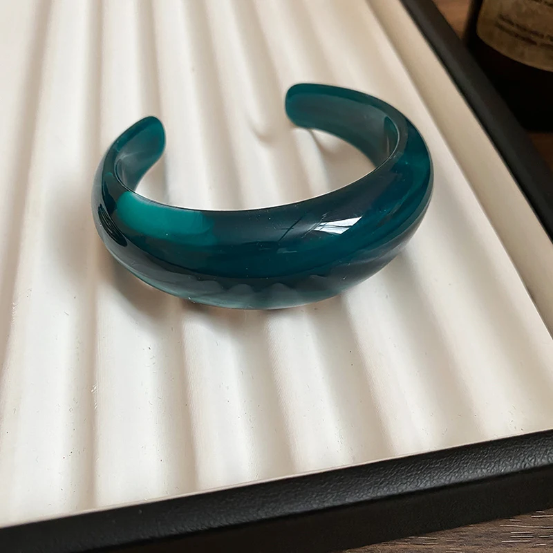 

Bohemian Acrylic Colorful Opened Bracelets for Women Simple Vintage Temperament Cuff Bracelets Female Fashion Jewelry