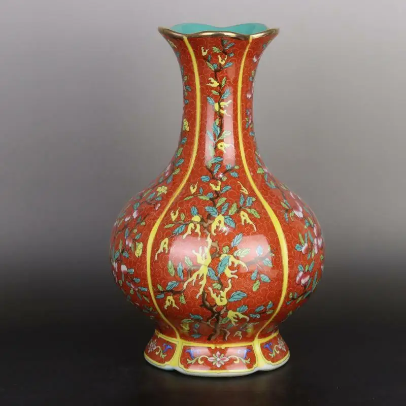 

Chinese Red Enamel Porcelain Qing Qianlong Flowers Design Vase 12.5 inch