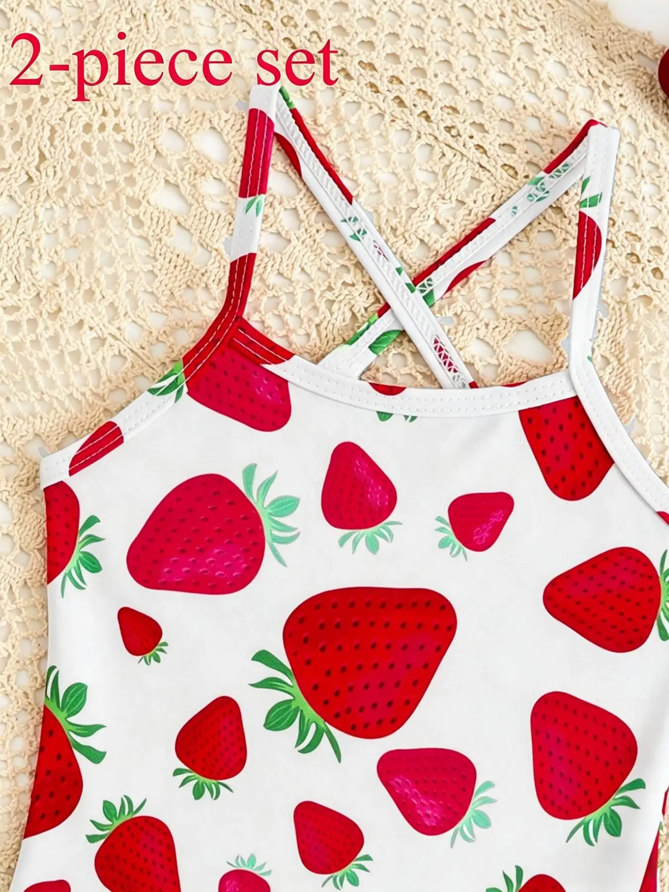 Kinder-Badeanzug mit Erdbeer-Muster und Hosenträgern + doppellagiger Rüschenrock, zweiteiliges Set für Mädchen, Strand-Urlaubs-Badebekleidung, Strand-Baby-Badeanzug-Set, Rot und Rosa, süß, modisch, vielseitig – Detail 3