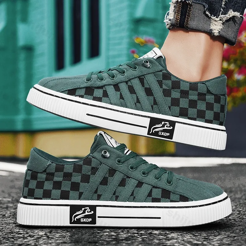 

Мужская модная универсальная повседневная парусиновая обувь в клетку с низким берцем, осень 2023, новые удобные нескользящие массивные кроссовки с дышащей сеткой