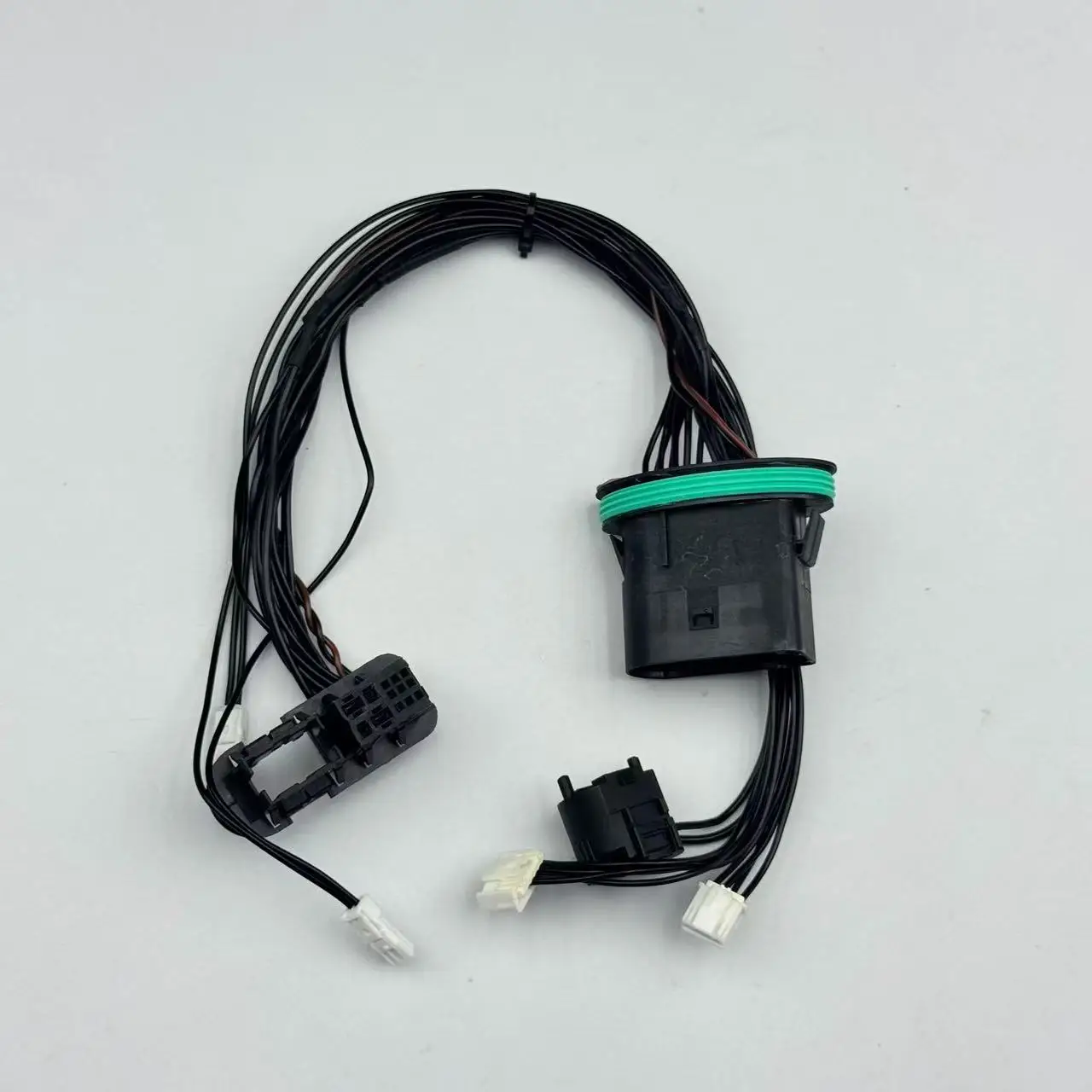 Suitable for 10-13 Mercedes Benz E-Class W212 headlights and internal wiring harness plugs, solving circuit aging problems
