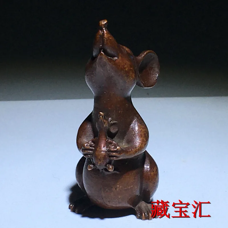 Old Collection Unearthed Antique Late Qing Dynasty Blessing Rat Holding Cub Handheld Piece Home Entrance Decor Collectible
