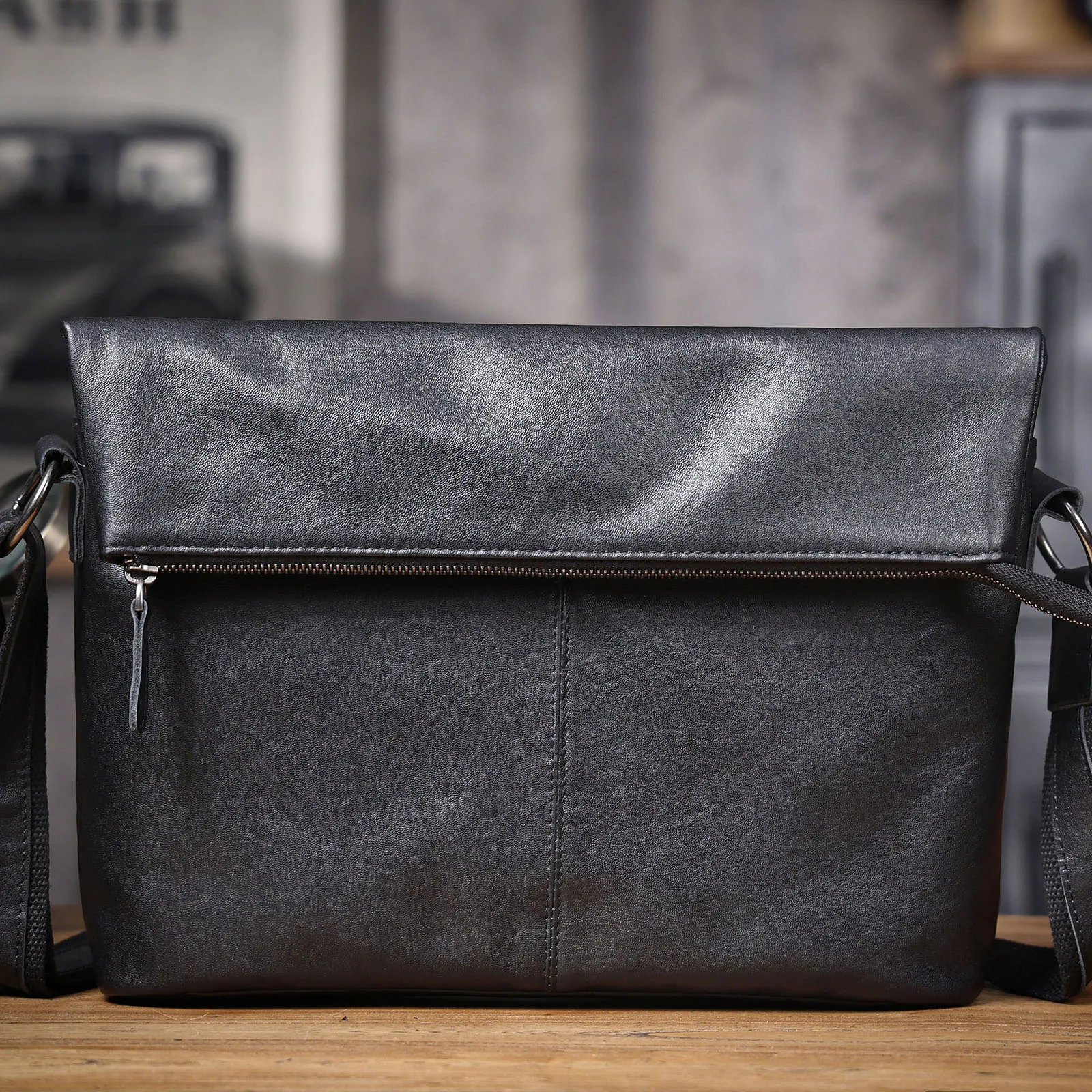 Echte Leder-Umhängetasche für Herren, Crossbody-Laptoptasche, einfache Rindsleder-Tasche aus pflanzlich gegerbtem Leder, modisch und lässig – Detail 8