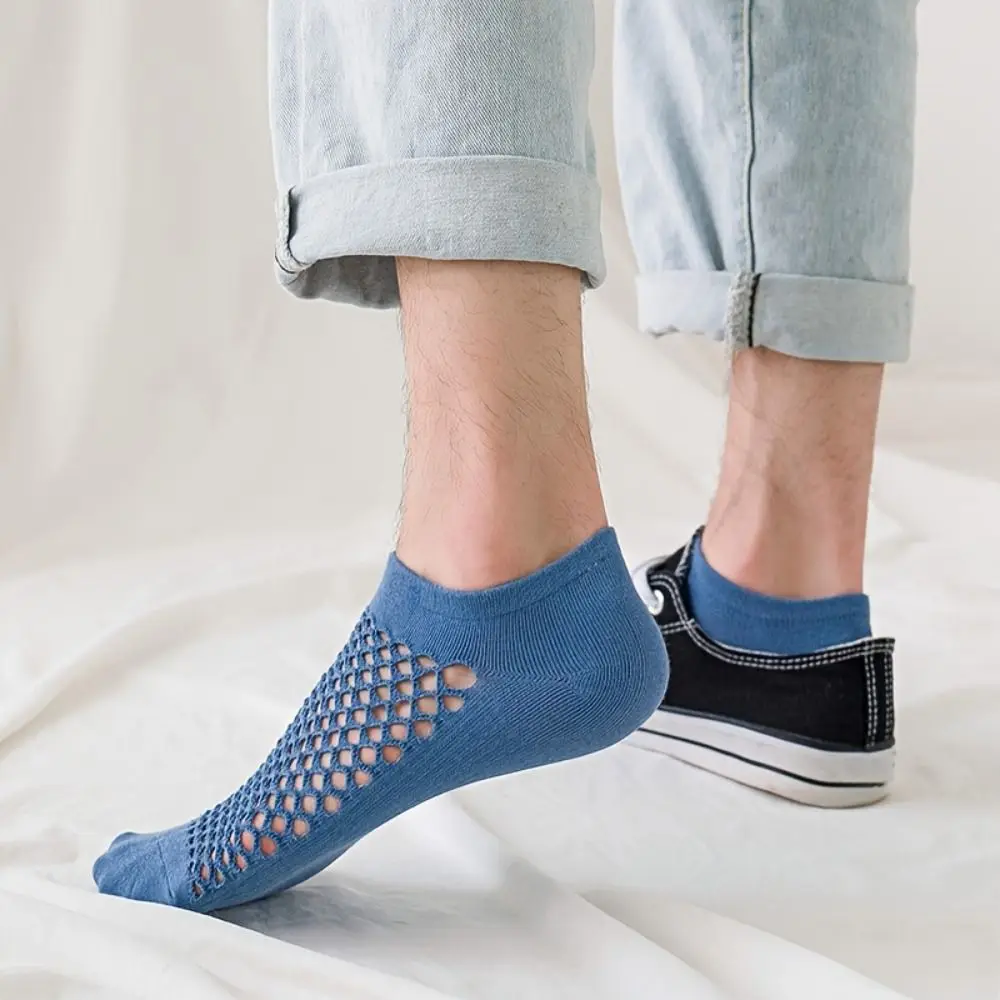 

Comfortable Hollow Design Men's Socks Sweat-Absorbing Solid Color Ankle Socks Sports Low-Cut Short Hole Sock All Seasons