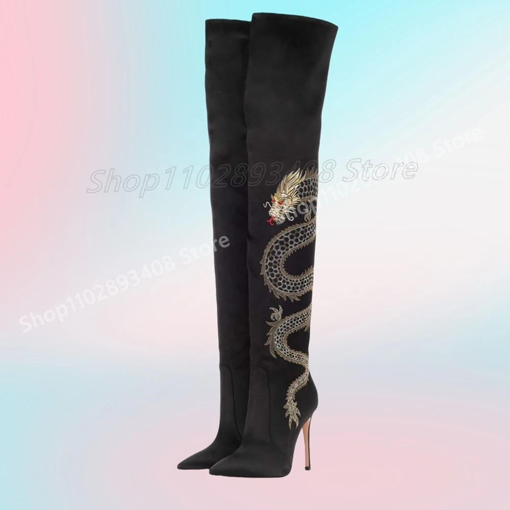 Botas por encima de la rodilla con diseño de dragón bordado dorado, zapatos de tacón alto de aguja con punta puntiaguda, zapatos sexis de moda Para Mujer, novedad de 2025