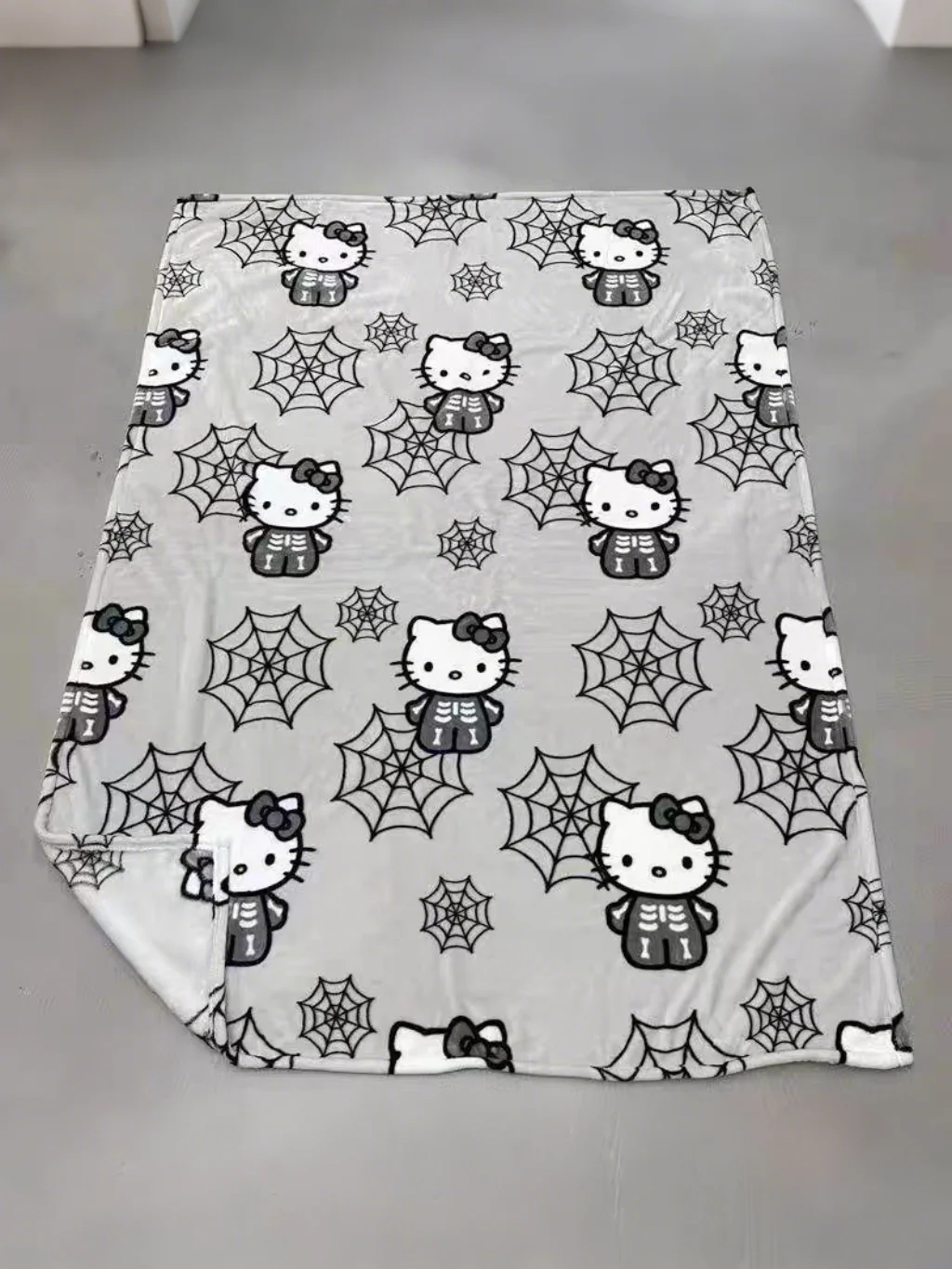 

Одеяло «Hello Kitty», аниме Sanrio, плюшевый лист, кавайное зимнее фланелевое одеяло с героями мультфильмов, украшение для детской комнаты, подарки на Хэллоуин