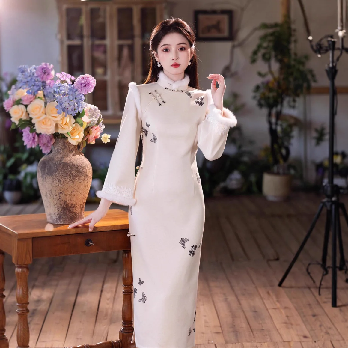 

Yourqipao зимнее платье Cheongsam с вышивкой и бархатным утолщением меха с перевернутыми рукавами в китайском стиле, вечернее платье Qipao для женщин