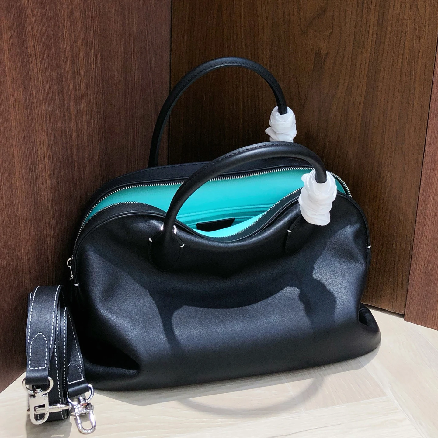 Genuine  Leather handbag Women's Boston Bag commuter contrasting lining 31cm Top-grain cowhide Large Capacity Crossbody  Purse