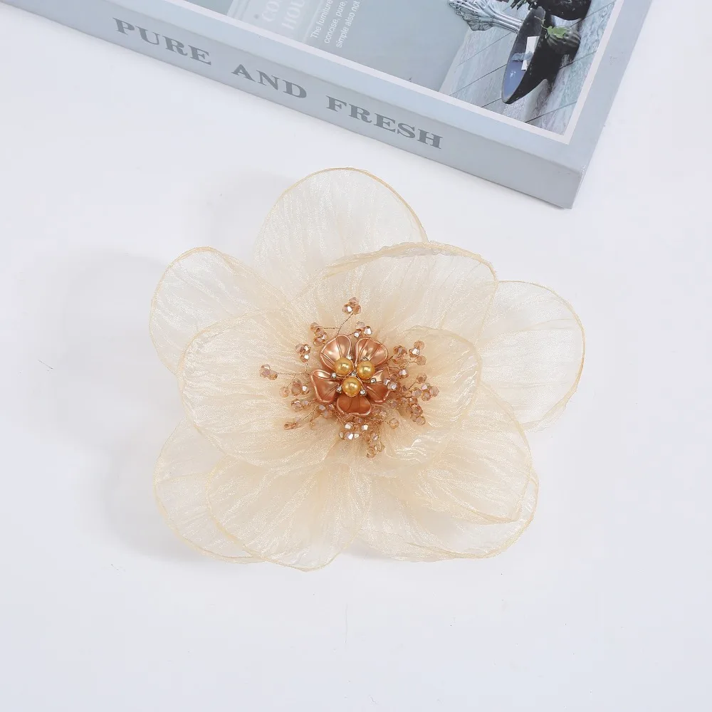 20cm Perlen-Stoff Kamelie Blumenbrosche für Damen Handgefertigte Anstecknadeln Elegantes Kleidungszubehör Hochzeit Party Schmuck – Detail 2