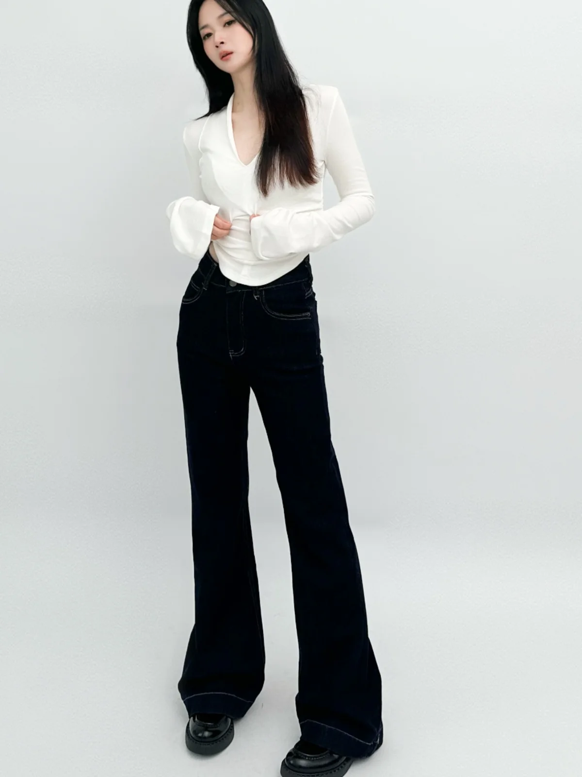 

Джинсы-клеш с высокой талией из тонкого эластичного денима, утепленные, женские, хлопковые, стрейч, весна 2025