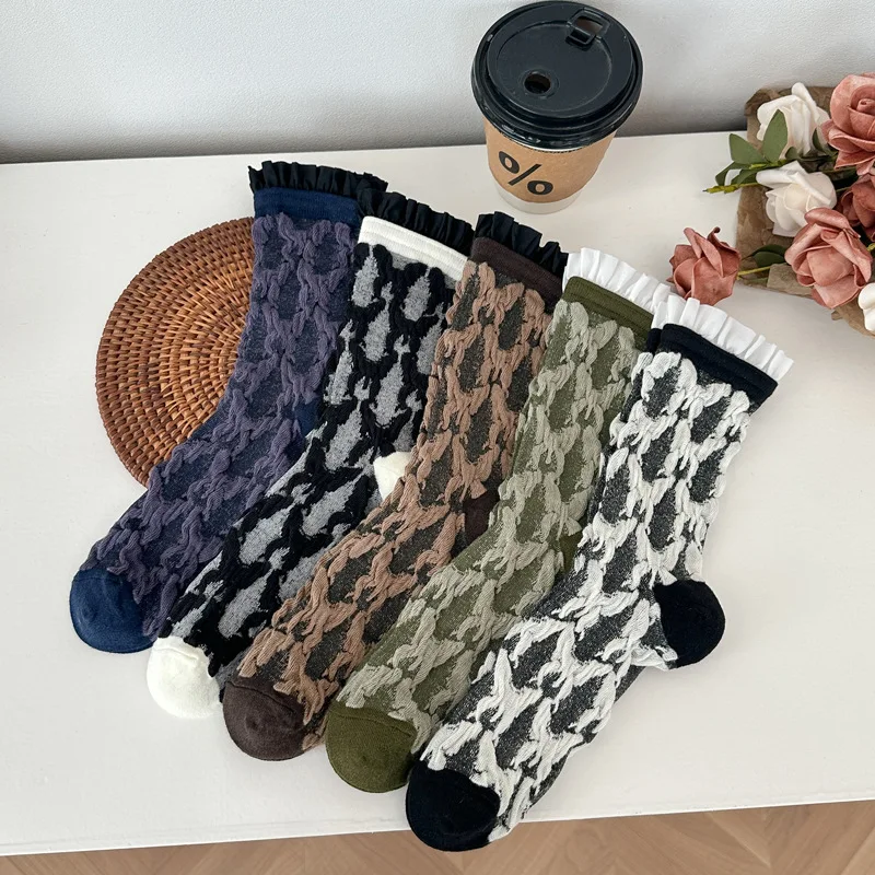 

1/5 пар универсальных женских носков средней длины с цветными вставками, влагопоглощающих, простых и повседневных, для осени и зимы.