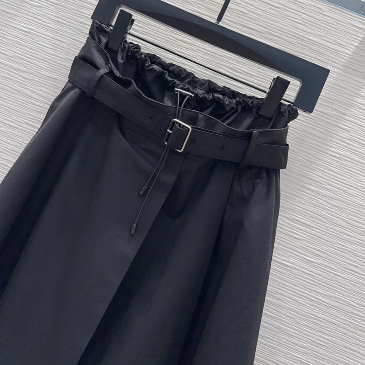 2026 High quality women's black flower bud waist belt A-line half body long skirt--2691513
