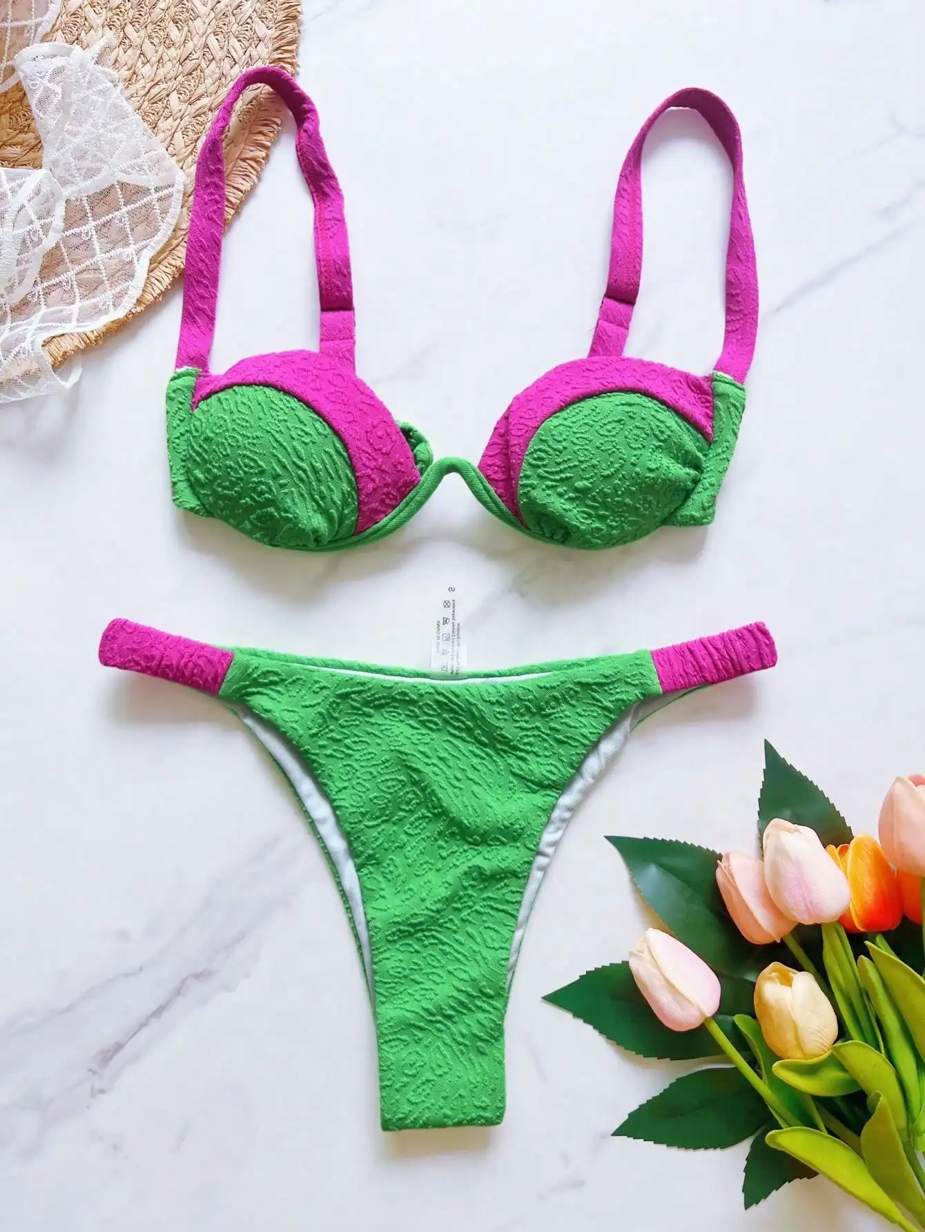 Sexy grüner Patchwork-Bikini-Set 2025, Damen-Push-Up-Bügel-Mikro-Badeanzug, brasilianischer Strand-Badeanzug, plissierte Tanga-Badebekleidung