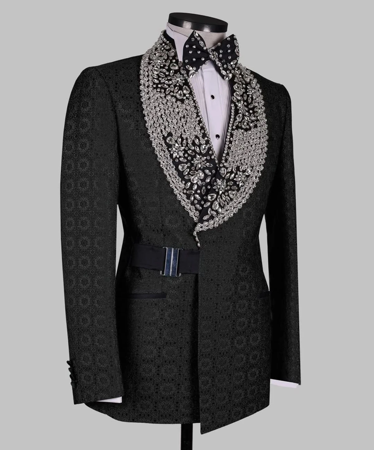 Luxurious Crystal Men Coat For Wedding Shawl Collar Belt Jacket Tuxedos Groom Party Only Blazer Customized