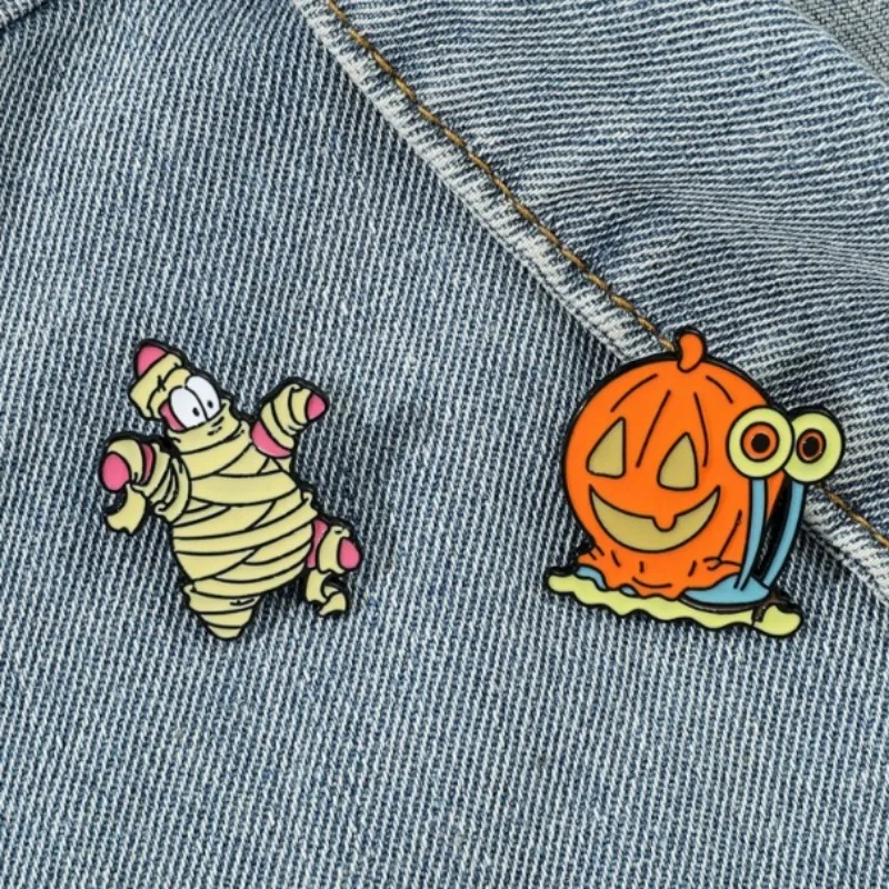 2pcs/set SpongeBob SquarePants Snail Enamel Creative Halloween Skull Pumpkin Donut Brooch Anime Badges Lapel Gift for Friends