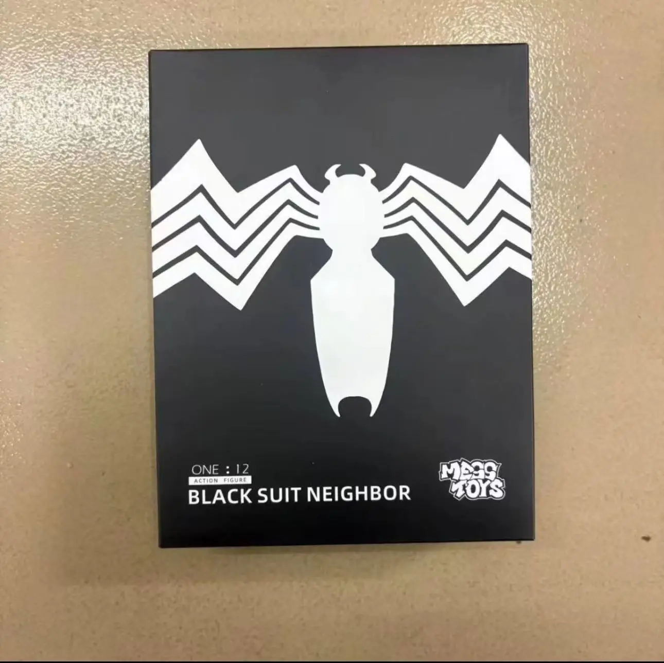 

MESS TOYS Черный сосед Симбиотический Человек-Паук Черная Веном Военный костюм Совместная практическая модель