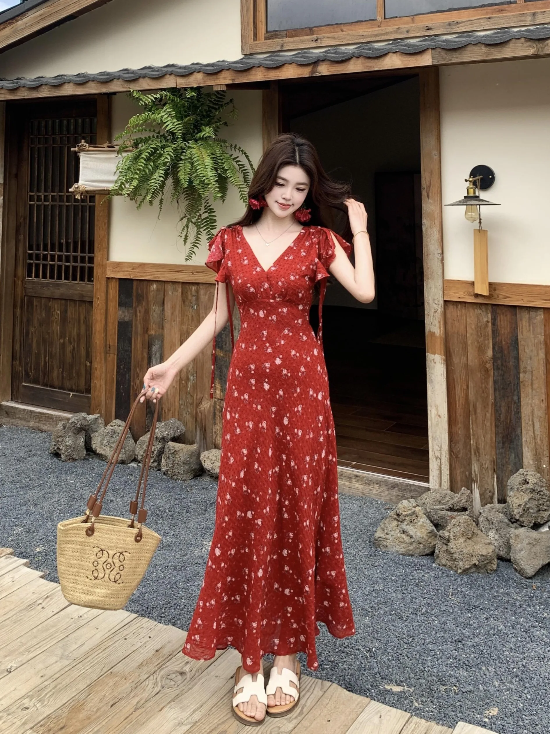 

Новое летнее женское макси-платье больших размеров с цветочным принтом, V-образным вырезом, коротким рукавом, приталенное, А-силуэт, для отпуска