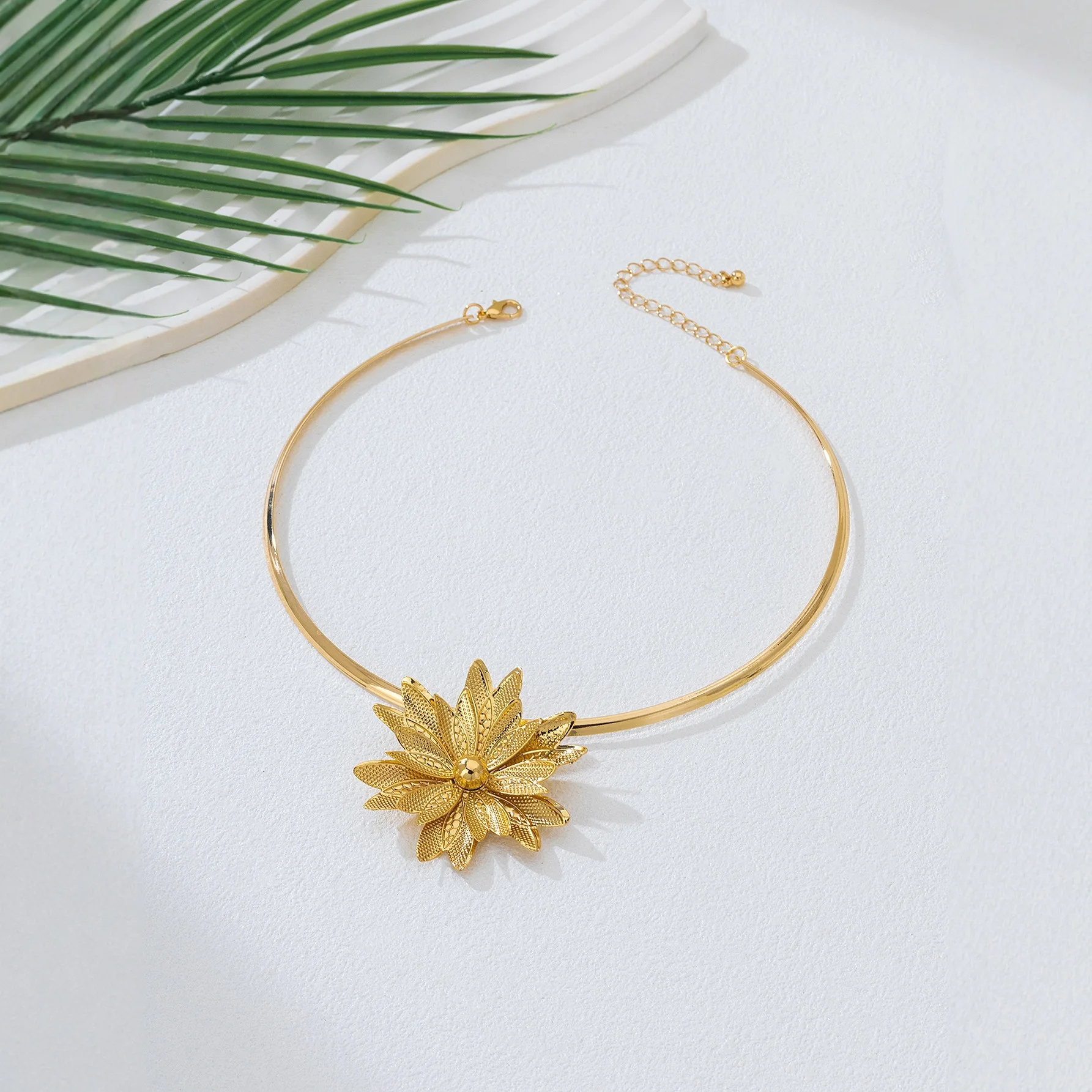 ثلاثي الأبعاد عباد الشمس قلادة قلادة طوق النساء الفتيات هدايا مجوهرات الأزياء رائجة البيع هدية حفلة 2025 نمط جديد